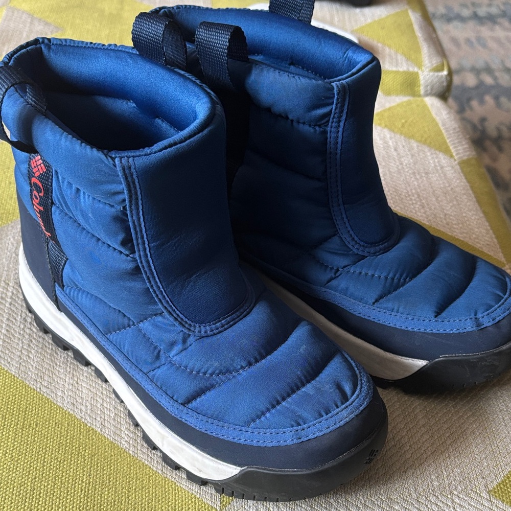 Columbia Boots, Boys size 6, Blue